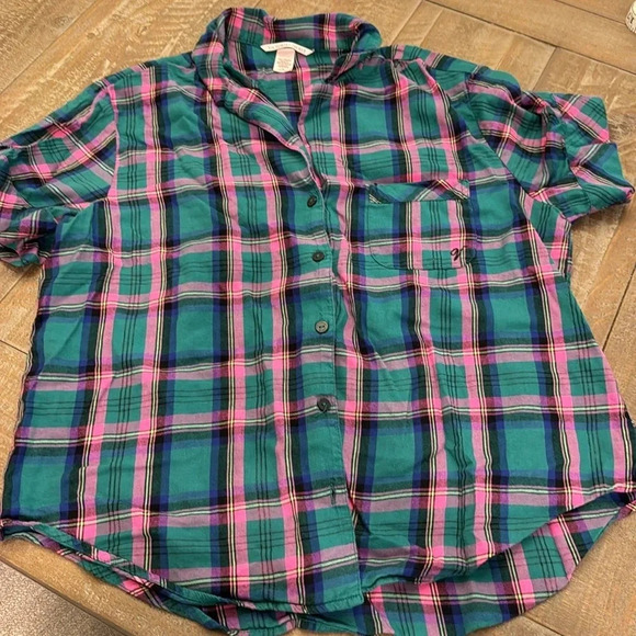 Victoria’s Secret plaid short sleeve pajamas - Picture 4 of 16